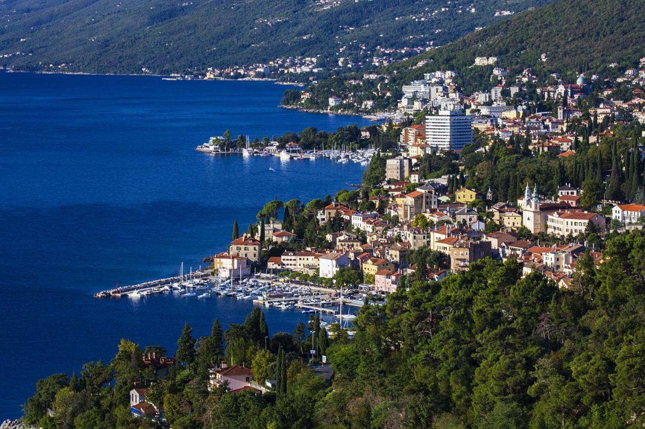Apartments Matacin With Sea View Opatija Exteriér fotografie